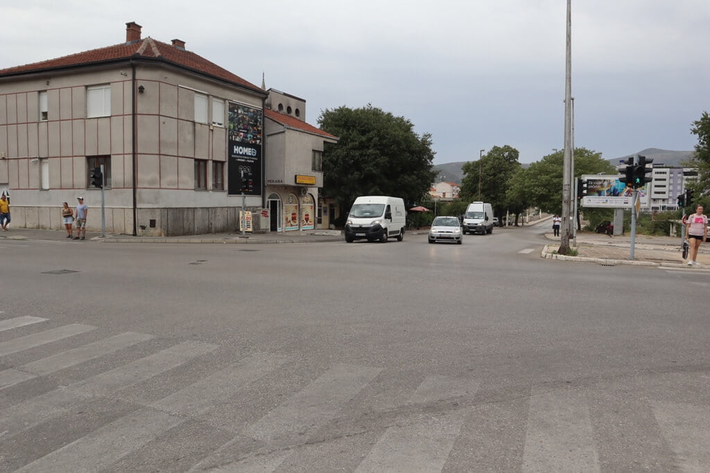 Grad Mostar gradi kružni tok na raskrižju kod autobusnog kolodvora