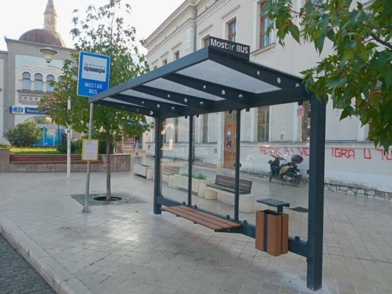 Grad Mostar postavio nova autobusna stajališta, planirano postavljanje monitora s važnim informacijama